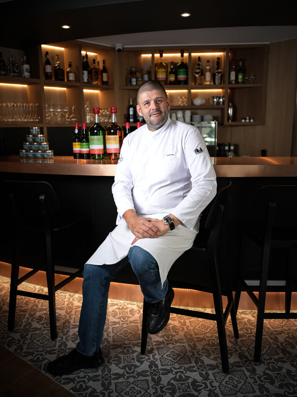 Le chef Émile Cotte au comptoir