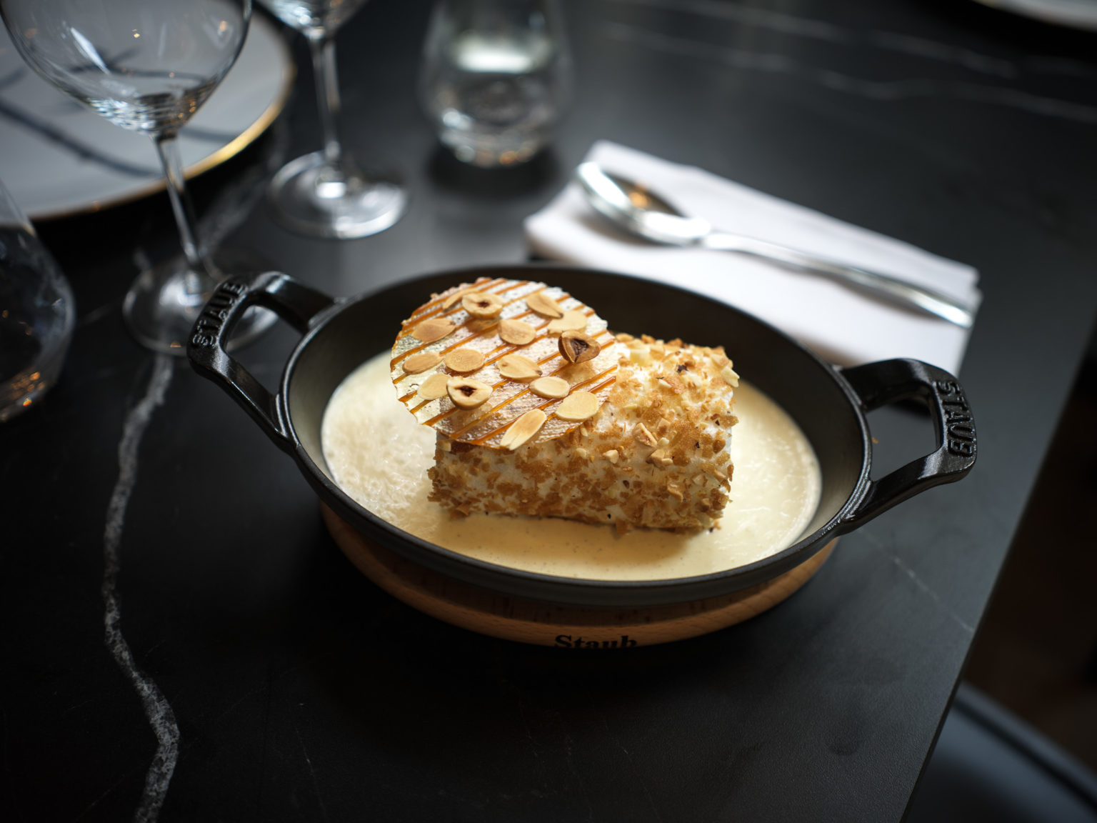 Une tourte en cocotte de fonte